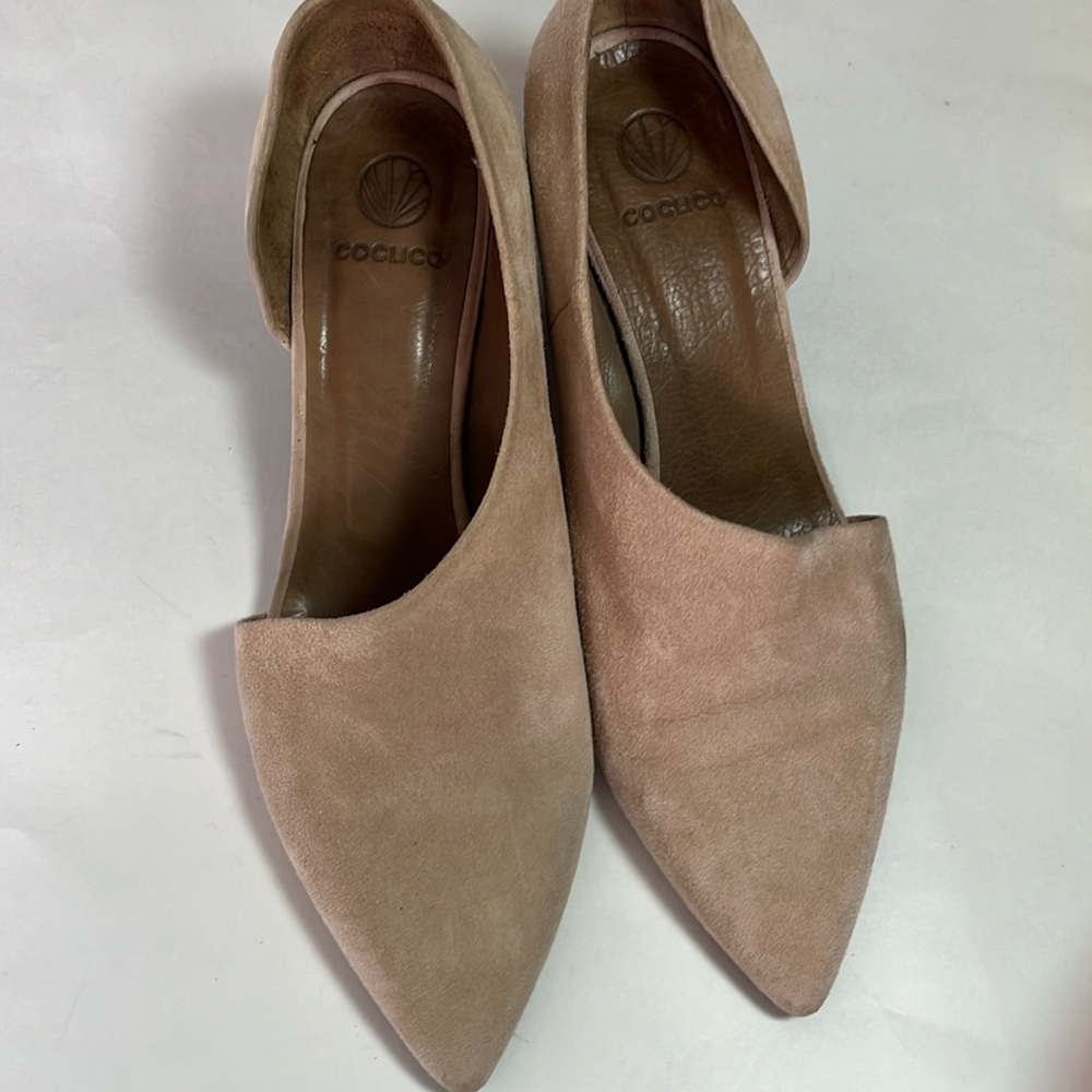 COCLICO woman’s Johnny demi D’orsay cream suede chunk heel 2.5”leather sole 6.5